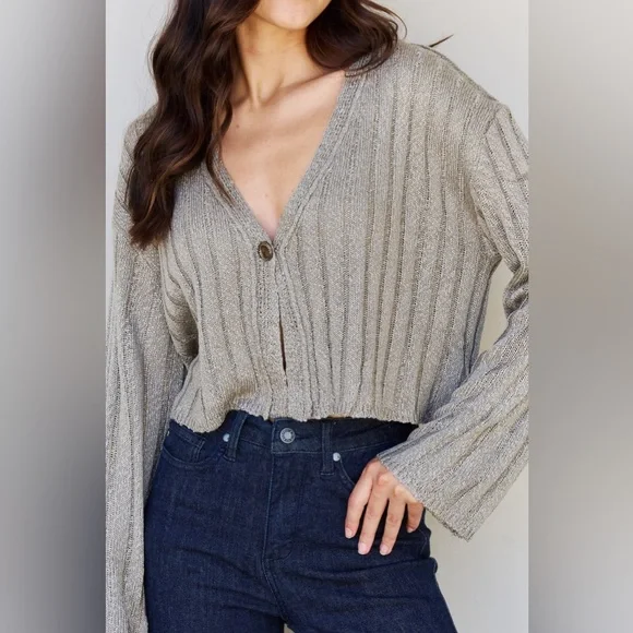Flared Sleeve Button Cropped Cardigan - Picture 4 of 10